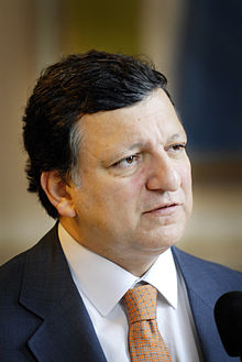 220px-Jose_Manuel_Barroso,_EU-kommissionens_ordforande,_under_ett_mote_i_Folketinget_2006-05-19_(1)